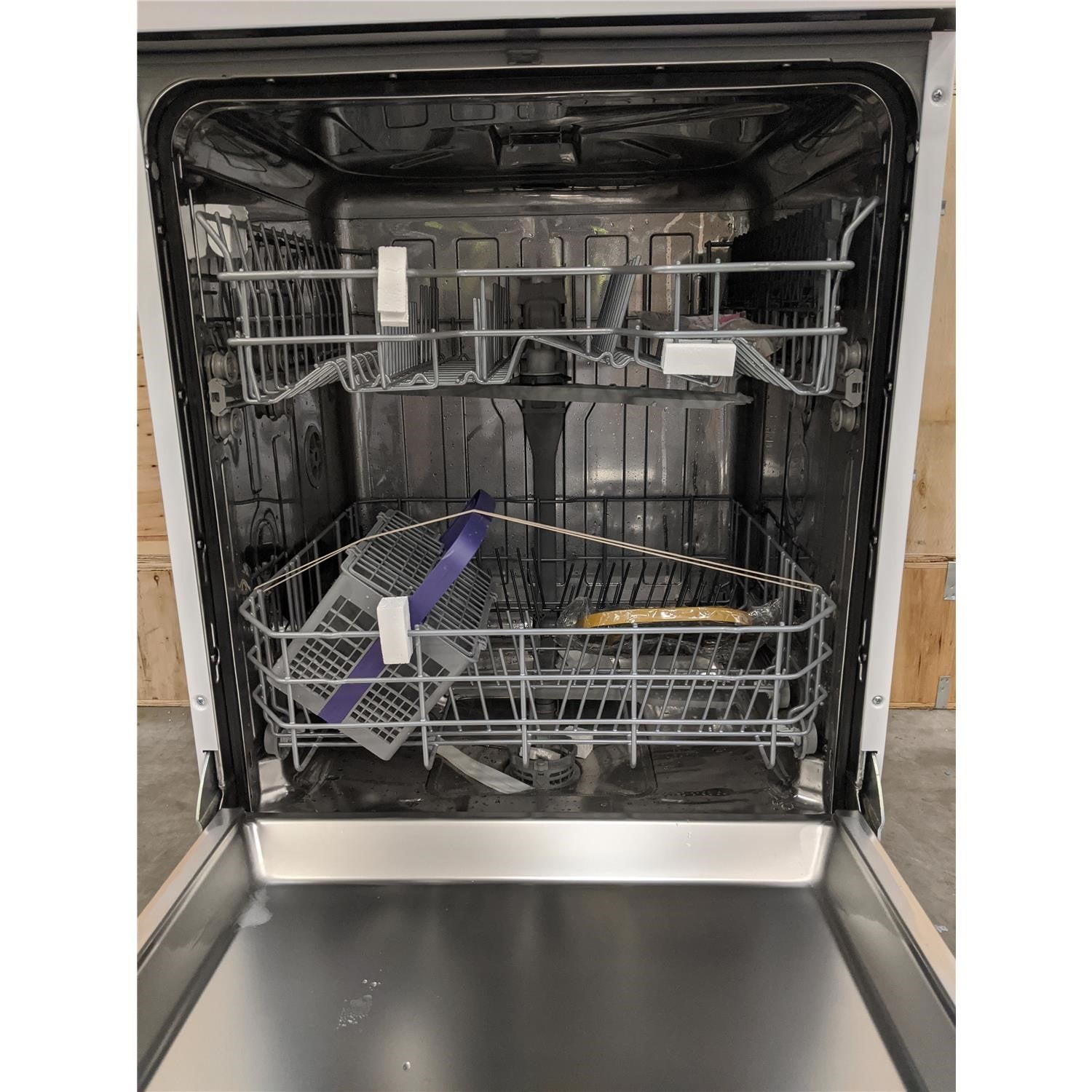 Beko DVN04320W Freestanding Dishwasher – 60cm, 13 Place Settings, White