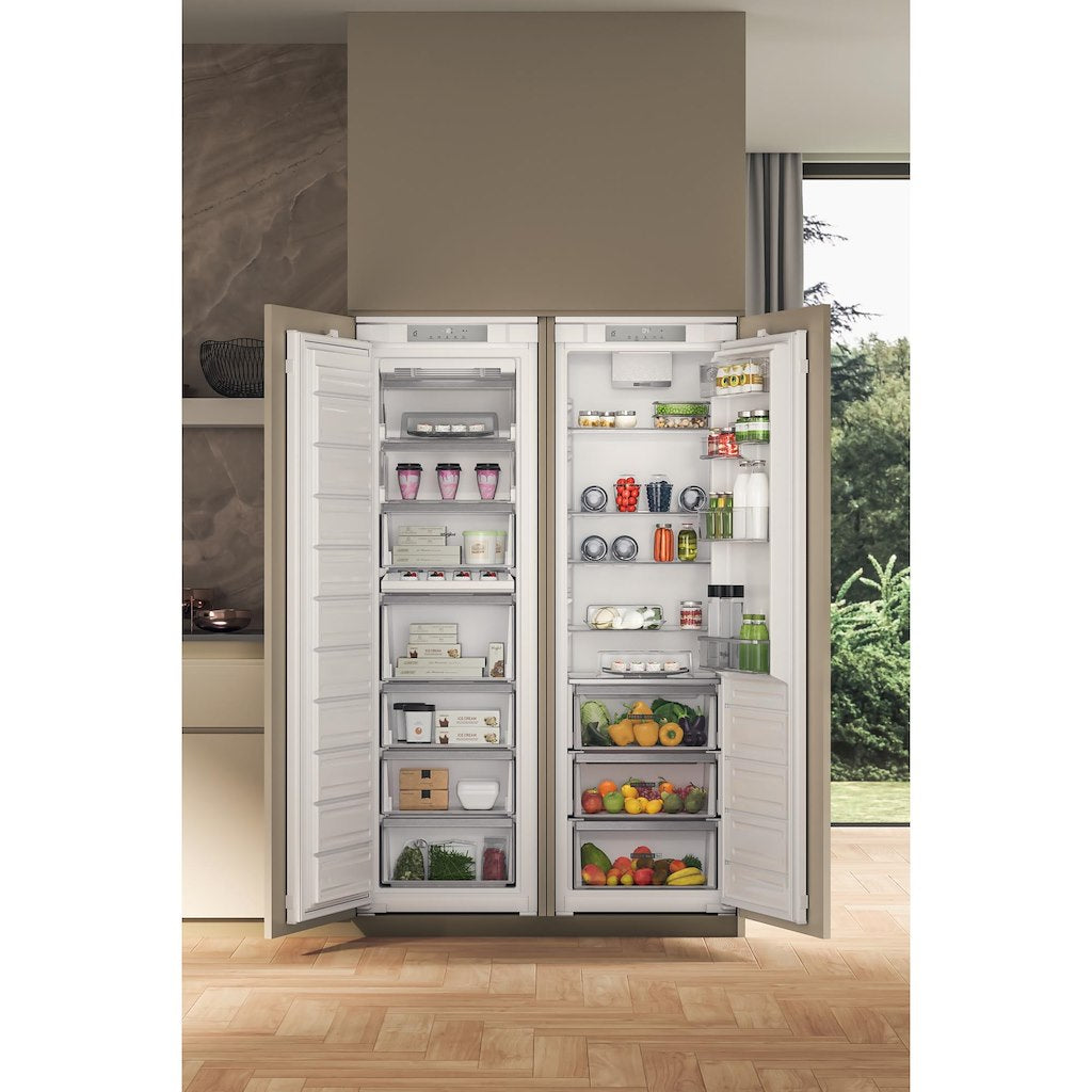 Whirlpool WHSD18F023C1 Integrated Upright Freezer - White