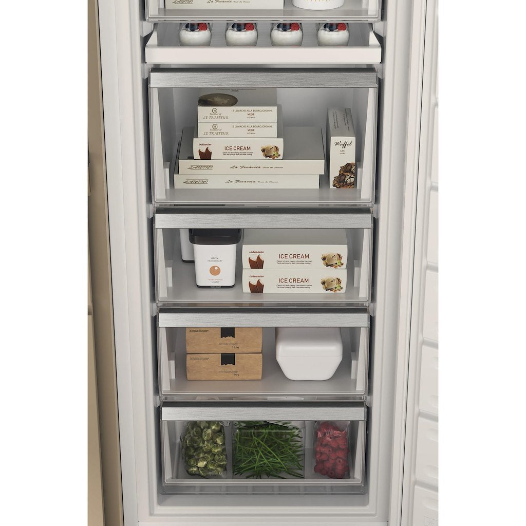 Whirlpool WHSD18F023C1 Integrated Upright Freezer - White